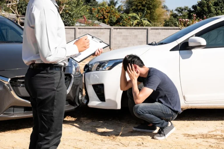 How a Kansas City Personal Injury Lawyer Handles Car Accident Cases